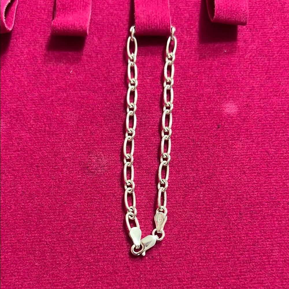 Classic Silver Bracelet with Polished Chain Design